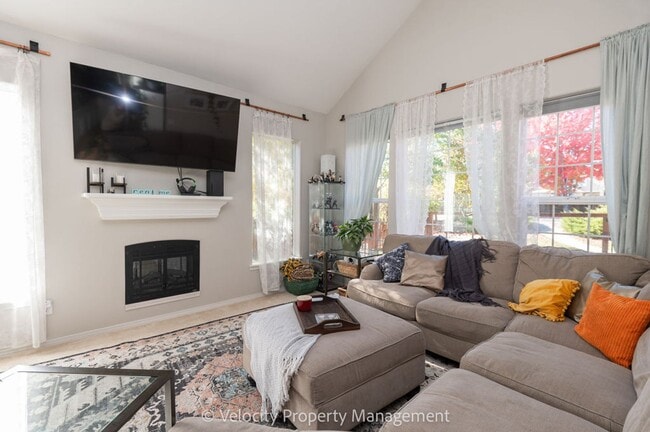 Building Photo - Single Level SW Redmond Home!