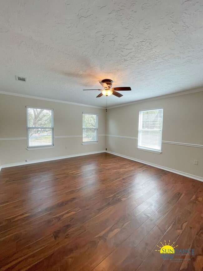 Building Photo - Spacious 4-Bedroom Home Minutes from Eglin AFB with a great home gym!