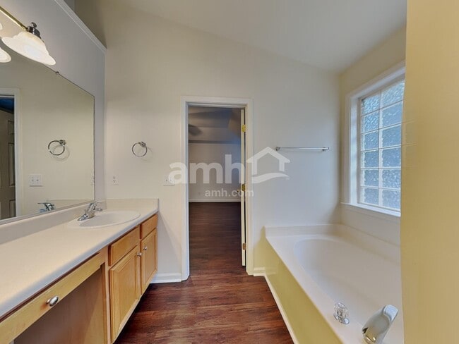 Building Photo - 5716 Keowee Way