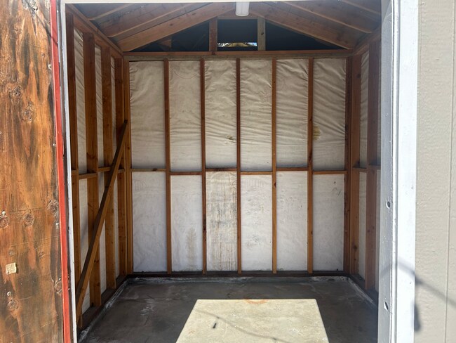 Building Photo - 15327 Pimenta Ave