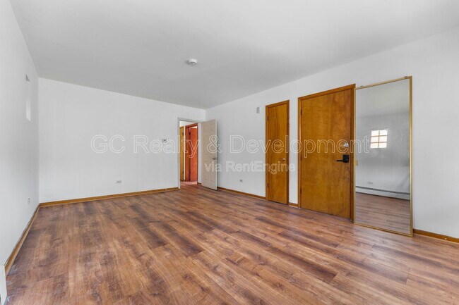 Building Photo - 2517 N Laramie Ave