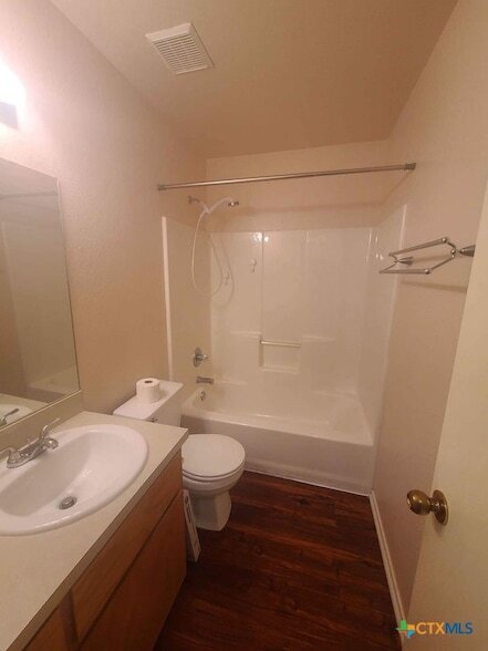 Building Photo - 4504 Aspen Dr
