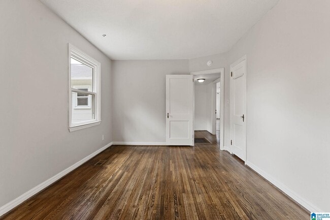 Building Photo - 5 Beverly Heights