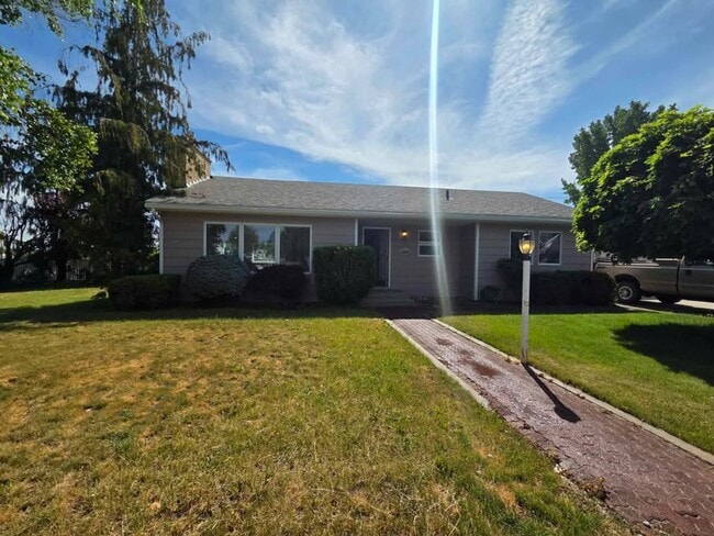 Primary Photo - Quiet Rental in Waterville with Garden!