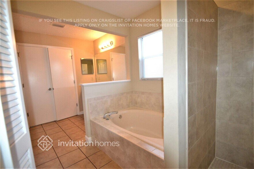 Building Photo - 12406 Driftstone Way