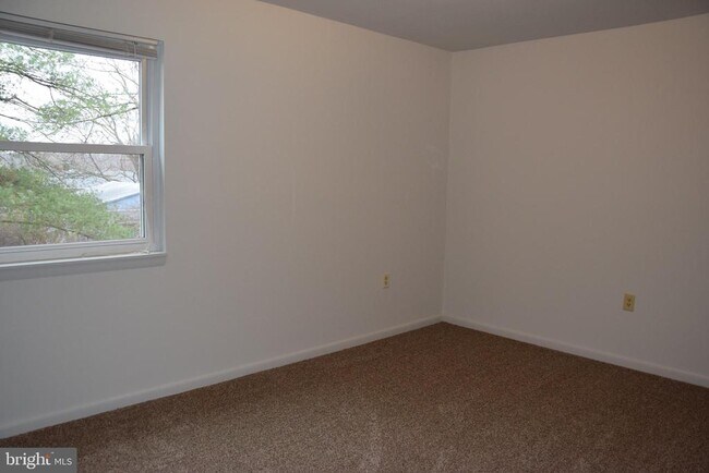 Building Photo - 3872 Shadywood Dr