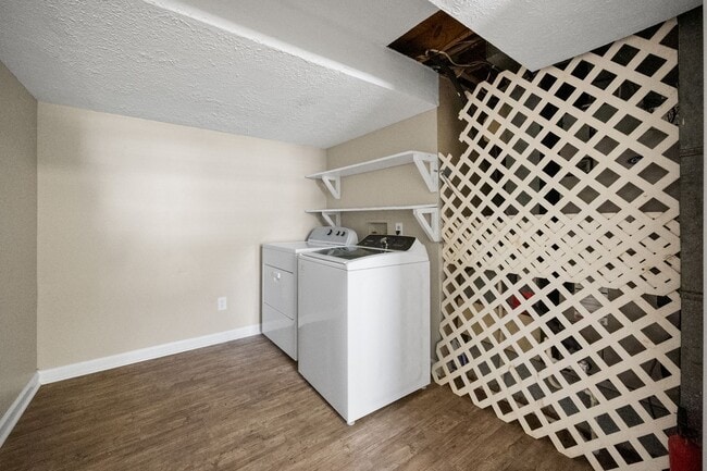 Building Photo - 9212 Foxtail Ct