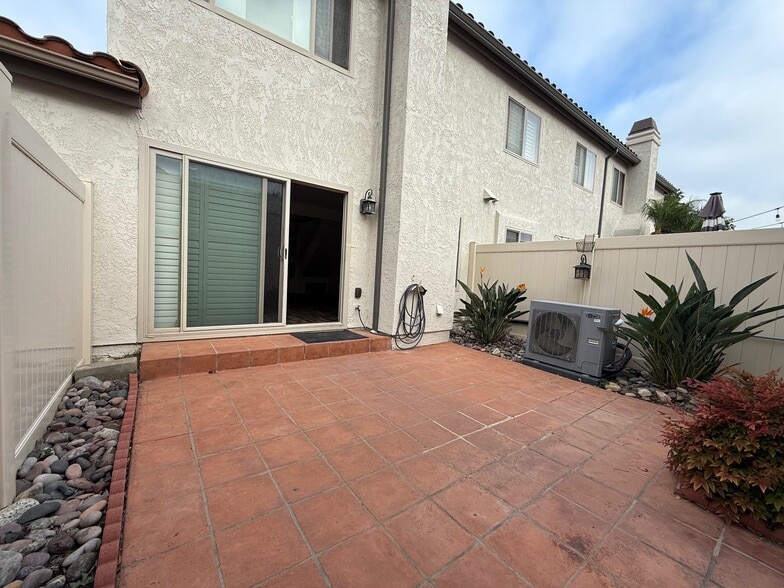 Building Photo - 6917 Pear Tree Dr