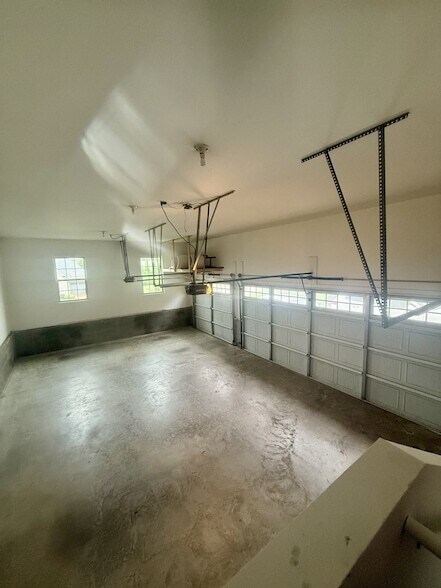 Building Photo - 4155 Old Light Cir