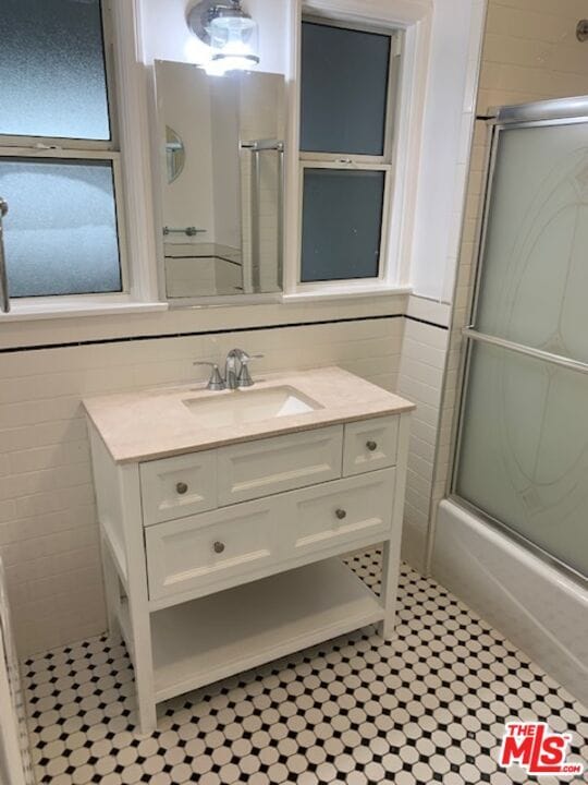 Building Photo - 312 S Reeves Dr