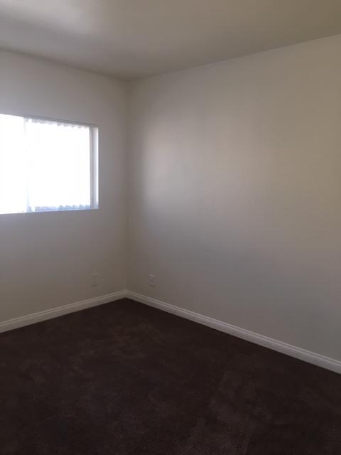 Building Photo - 1058 Outer Rd
