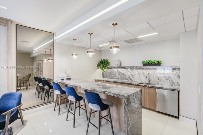Building Photo - 888 Brickell Key Dr