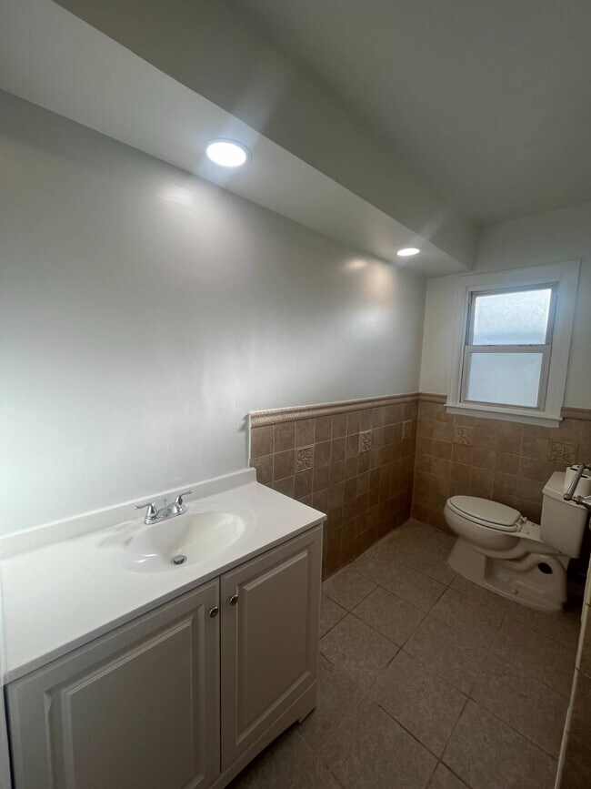 Building Photo - 274 Wilder Ave