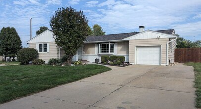 Building Photo - 1216 Robin Dr