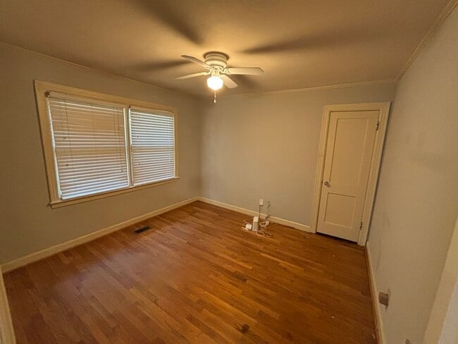 Building Photo - Updated 3 bedroom 1 bathroom Home in Kingwood Area of Little Rock