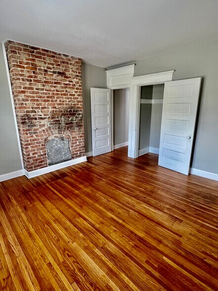 Building Photo - 739 Wilson Ave