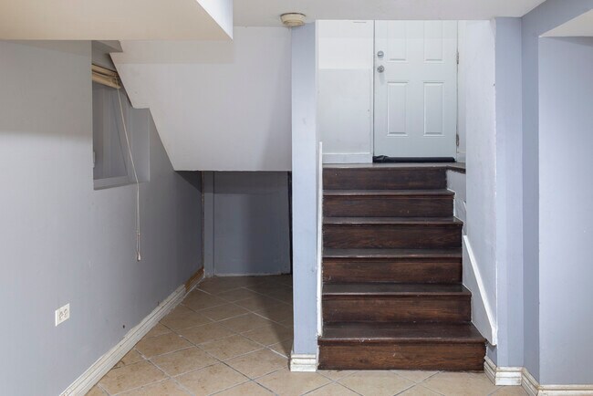 Building Photo - 5210 W 54th St