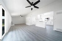 Building Photo - 5321 Elmwood Rd