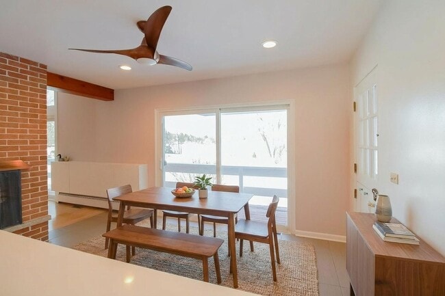 Building Photo - 71 Lake Shore Dr