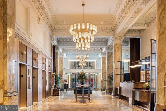 Building Photo - 200 S Broad St