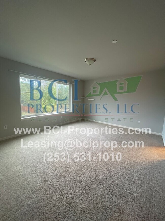 Building Photo - Beautiful 3 Bedroom House in Puyallup Available July 1, 2026!