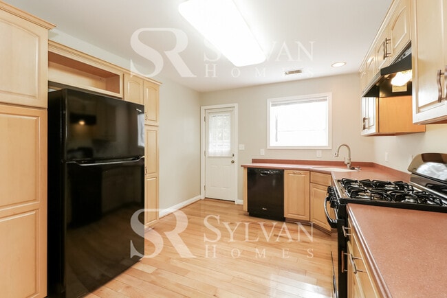Building Photo - The Lifestyle You Deserve.