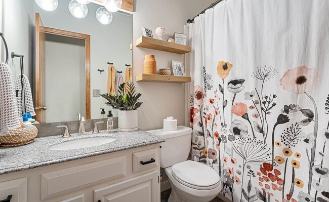Building Photo - Gorgeous Millard Home!!