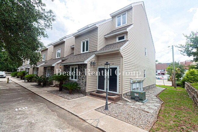 Building Photo - End Unit Townhouse in Myrtle Beach