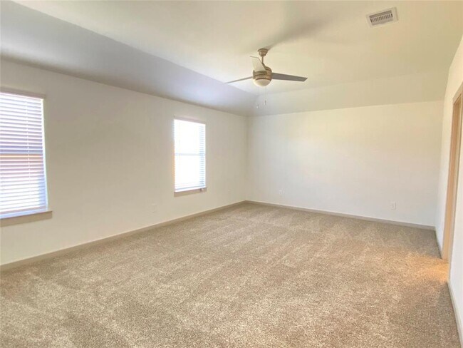 Building Photo - 3306 Silverton Dr
