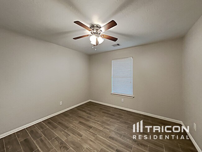 Building Photo - 10818 Harston Dr