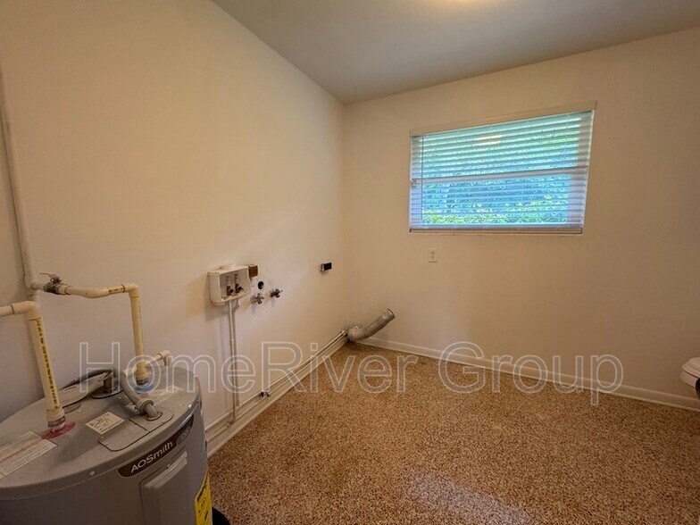 Building Photo - 2907 Caballero Dr