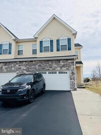 Building Photo - 610 Irish Ct