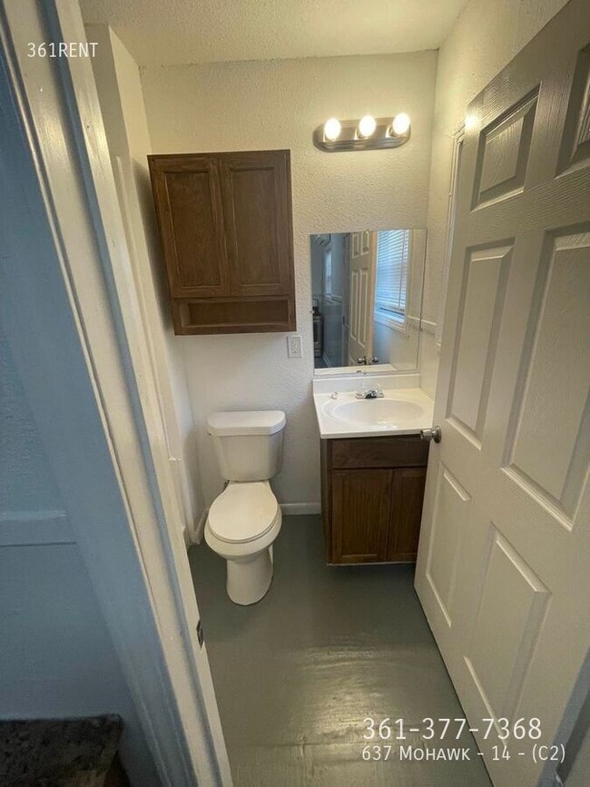 Building Photo - 637 Mohawk St