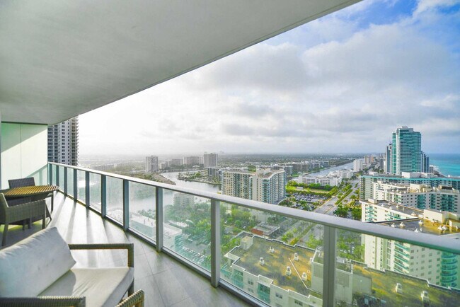 Building Photo - 4111 S Ocean Dr