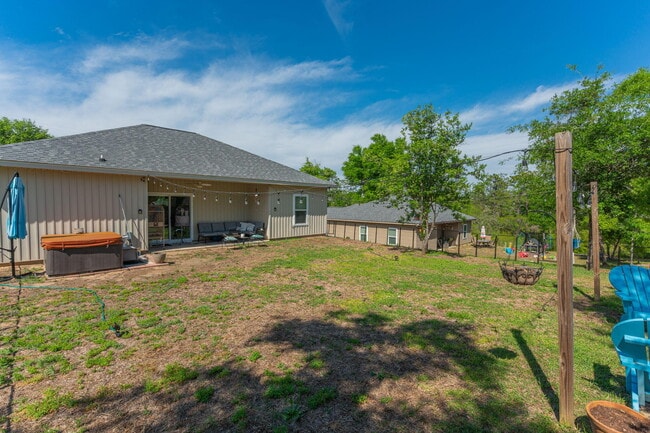 Building Photo - 150 Hibiscus Ave