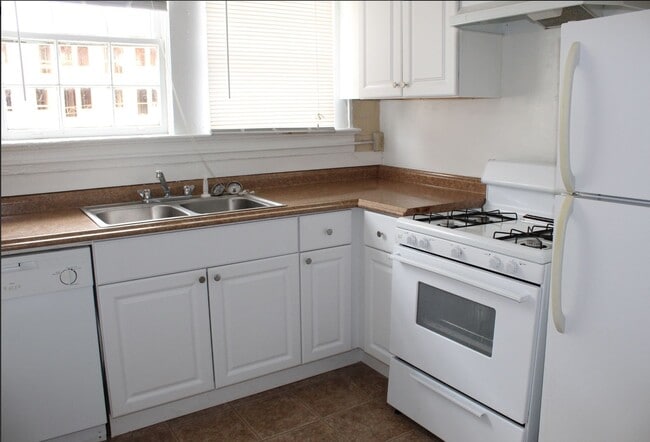 Interior Photo - Spanish Oaks Apartment