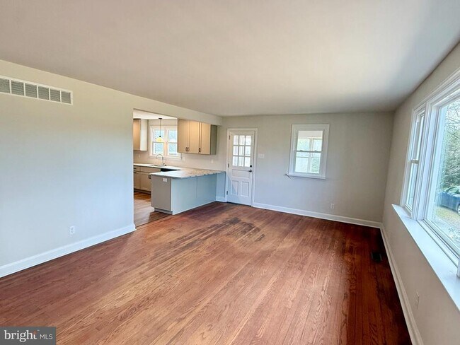 Building Photo - 330 Gilbertsville Rd