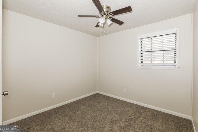 Building Photo - 2845 Woodhollow Ln