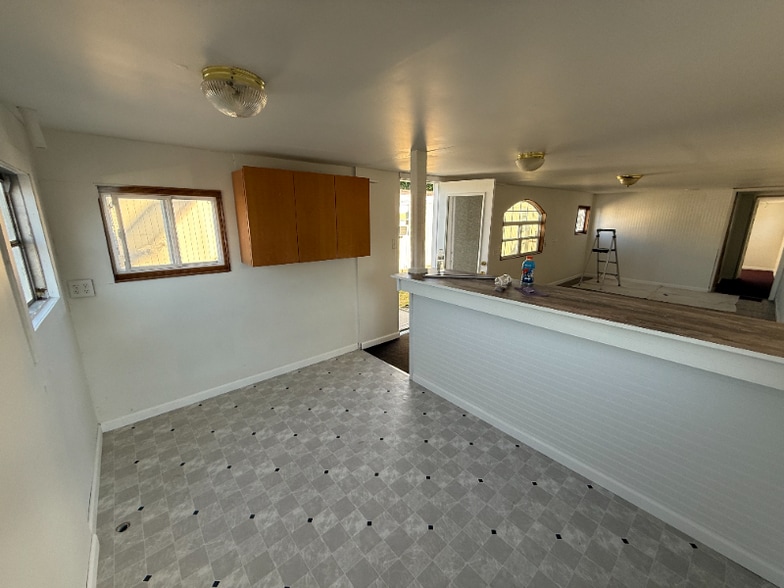 Building Photo - 2825 SE 14th St