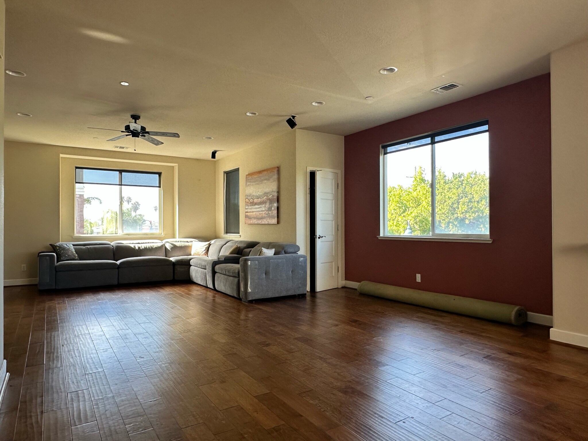Building Photo - 6673 Tralee Village Dr