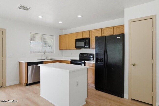 Building Photo - 2901 W Irma Ln