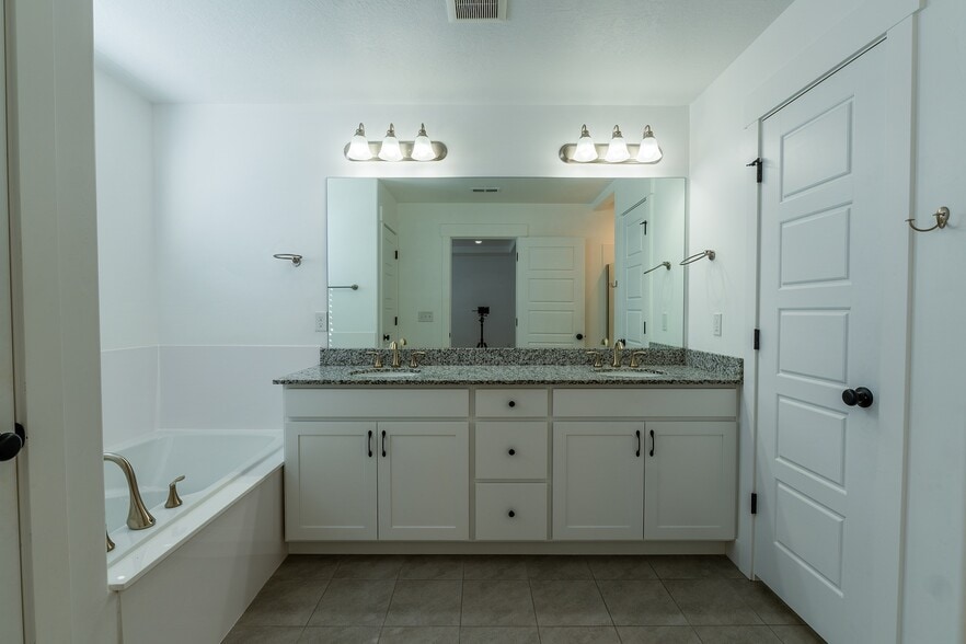 Building Photo - 3955 W 740 N