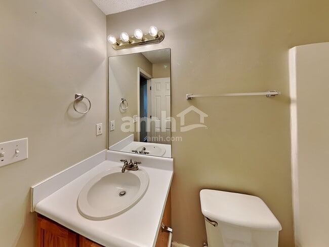 Building Photo - 4440 Grove Dr NW