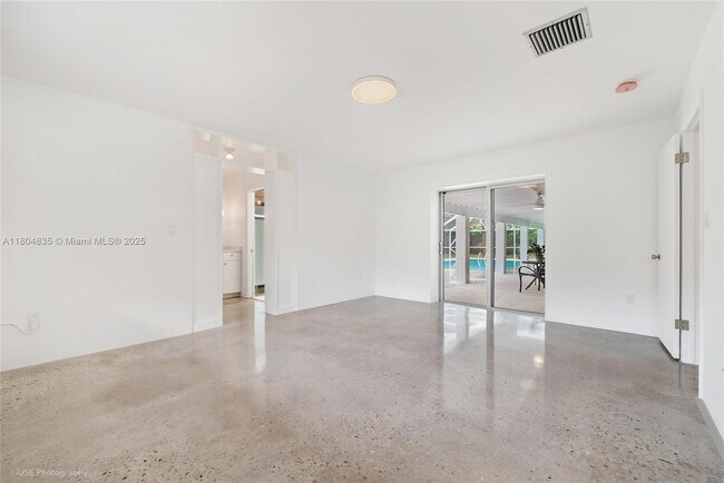 Building Photo - 15600 SW 79th Ave