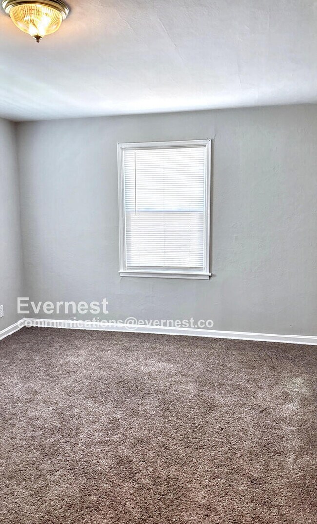 Building Photo - 5636 Sunbury Ave