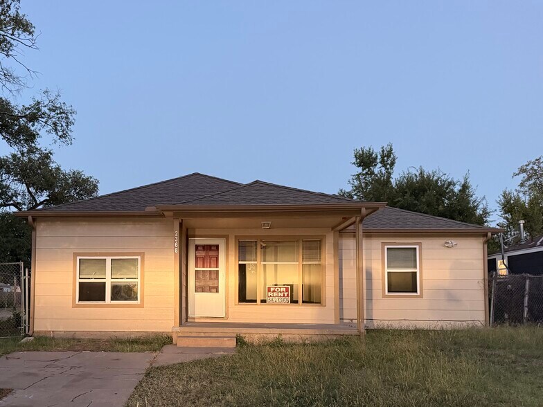 Building Photo - 2368 N Erie Ave
