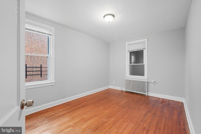 Building Photo - 3919 R St SE