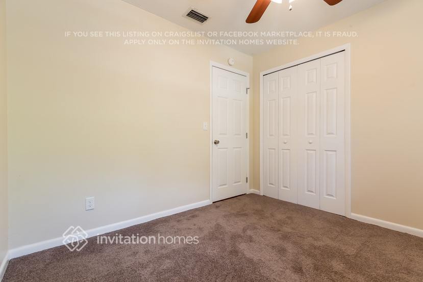 Building Photo - 990 Vincent Dr