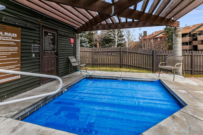 Building Photo - 6861 N 2200 W