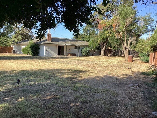 Building Photo - 4648 N 6th St